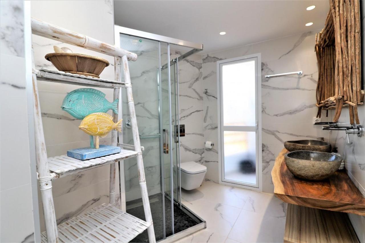 Luxurious 2-Bedroom Apt With Stunning Views, 1St Line On Levante Beach, Benidorm Bagian luar foto