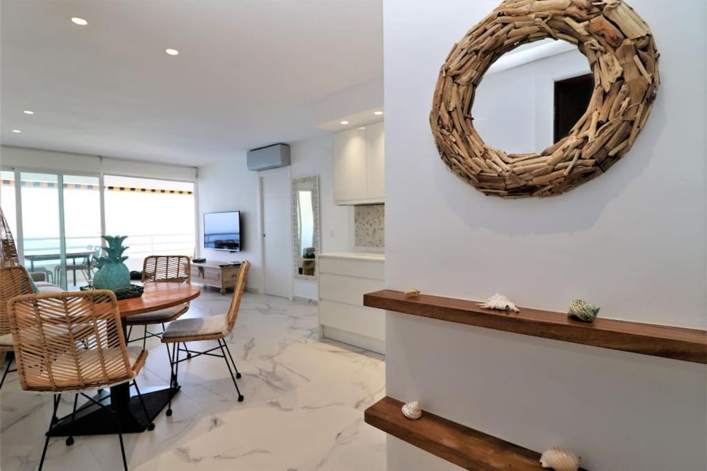 Luxurious 2-Bedroom Apt With Stunning Views, 1St Line On Levante Beach, Benidorm Bagian luar foto