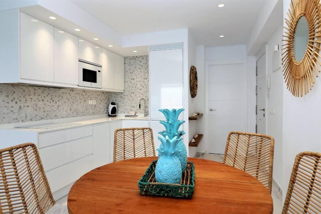 Luxurious 2-Bedroom Apt With Stunning Views, 1St Line On Levante Beach, Benidorm Bagian luar foto